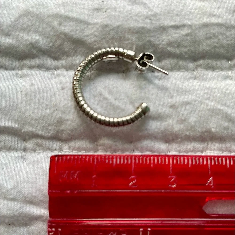 David Yurman Classic Cable Hoop Earrings - Picture 5 of 6